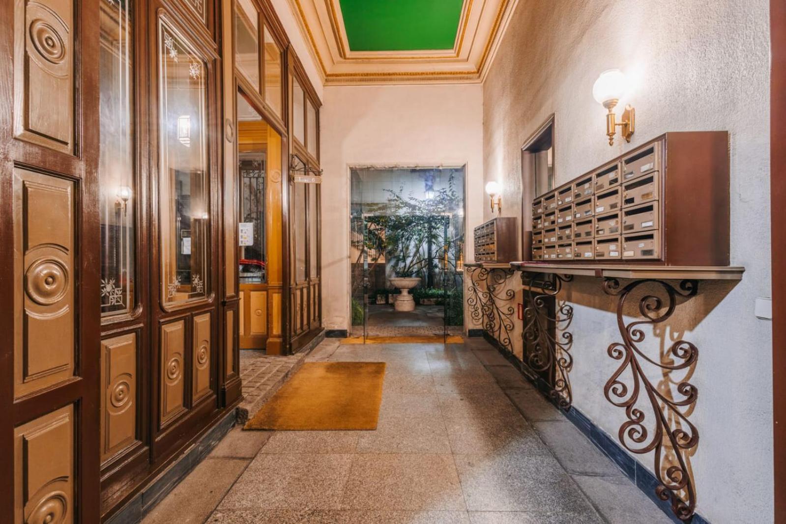 Stunning Apartment Near Gran Via Metro Madrid Extérieur photo